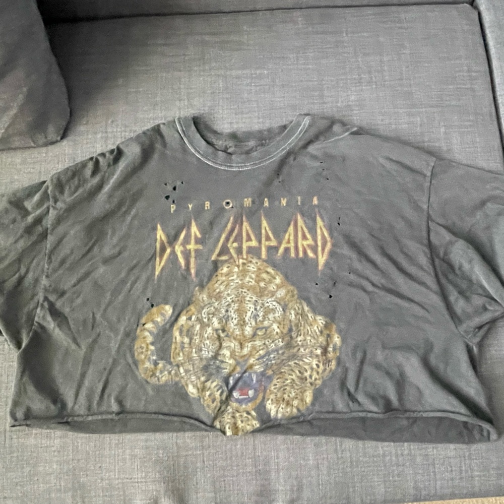 cropped t-shirt